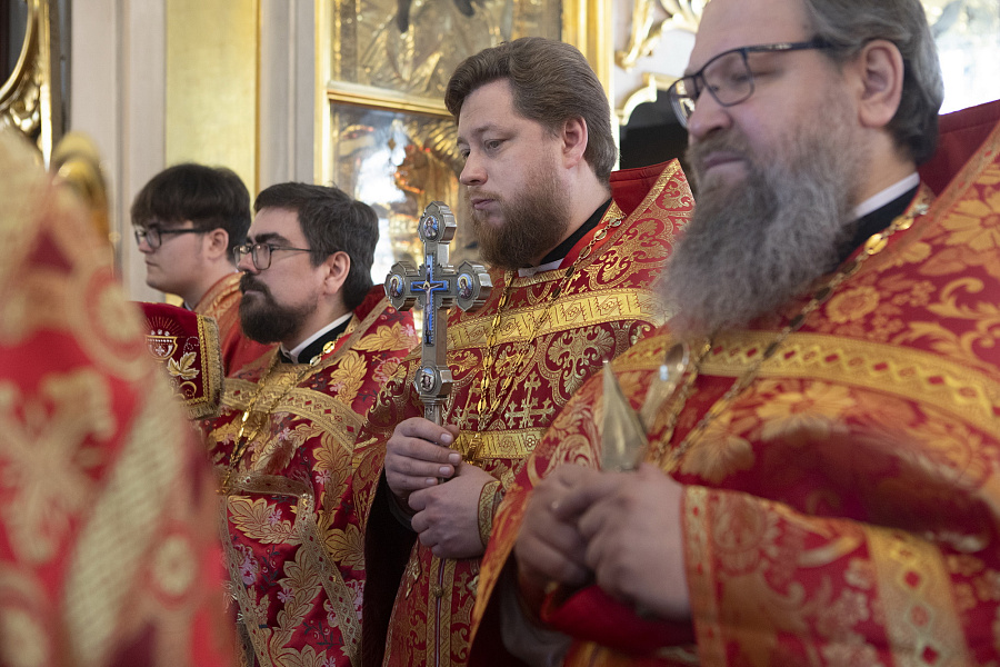 Архиерейское богослужение в Николо-Архангельском храме Балашихи